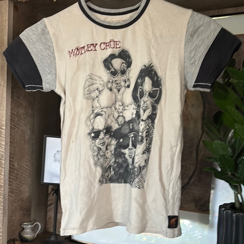 Rare Motley Crew kids Tshirt